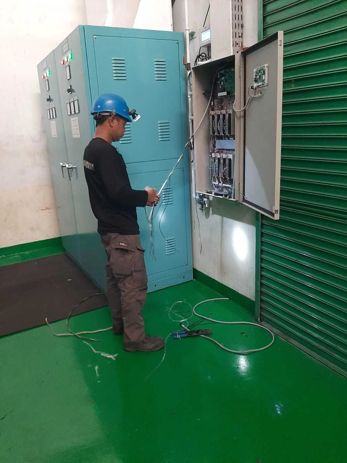 Instalasi Kompresor Baru 75Kw dan Instalasi Control Multi Roller System untuk Kompresor